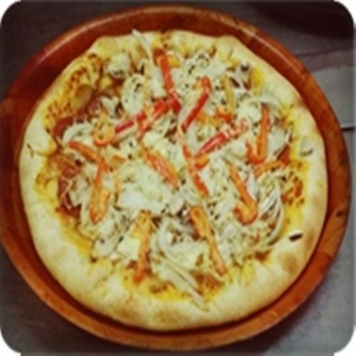 Pizza GroB -Ø 30cm Chicago;Brokkoli,frische Paprike,Tomatenscheiben,Erbsen,Spinat