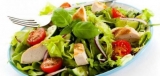 Gemischter Salat:Paprika,Zwiebeln,Gurken, Schafkäse,Tomaten und oliven
